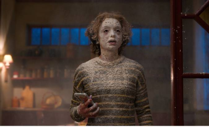 un topolino sotto l'albero